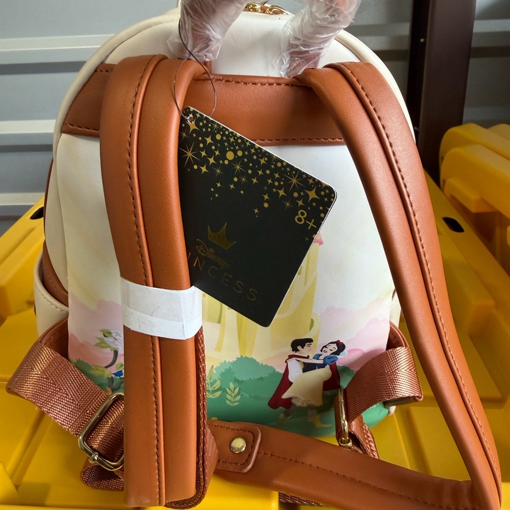 Disney Loungefly Snow White Mini Backpack NWT - Picture 2 of 3